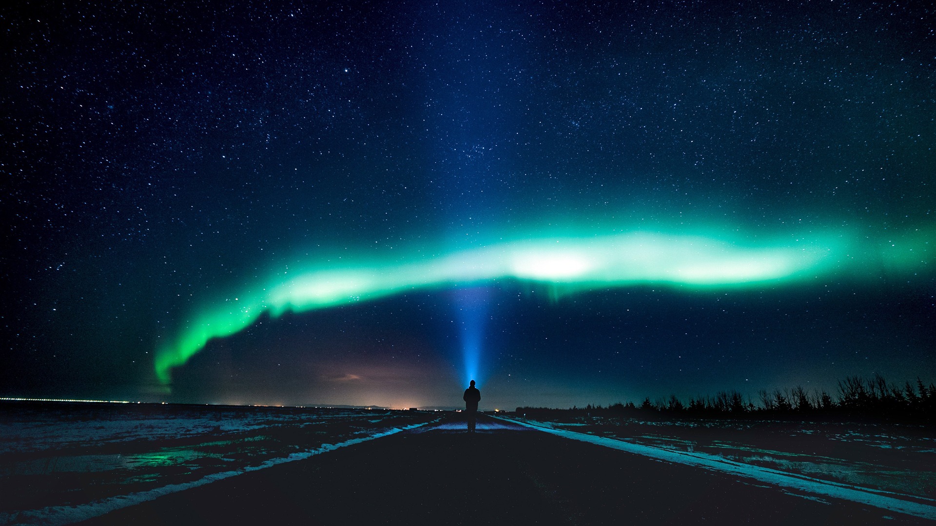 Alone_Enjoy_Arctic_Aurora_Night_Scenery_1920x1080